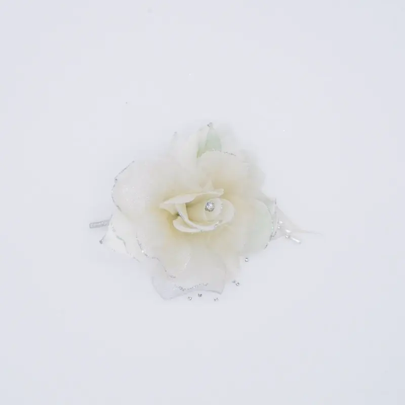 ライトグリーンのフラワーコサージュ