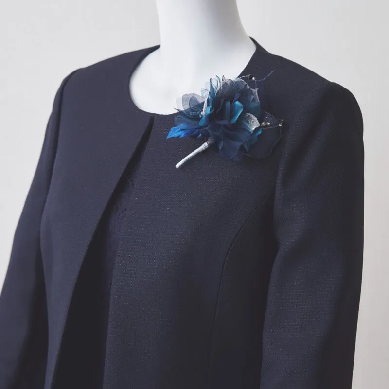 ネイビーのグラデーションコサージュ