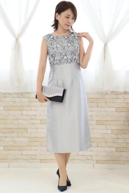 ネイビー×シルバーのビジュー付バッグ