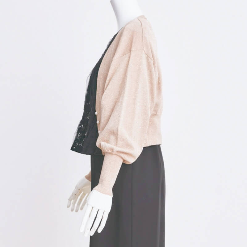 ゴールドのラメ入りカーディガン