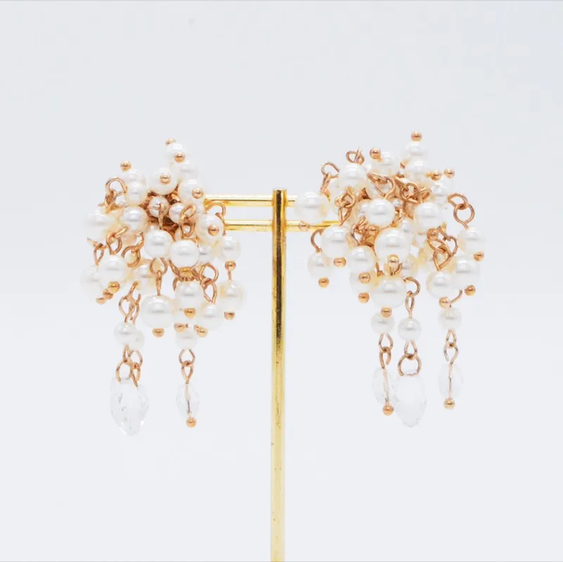 シャンデリアパールのボリュームイヤリング