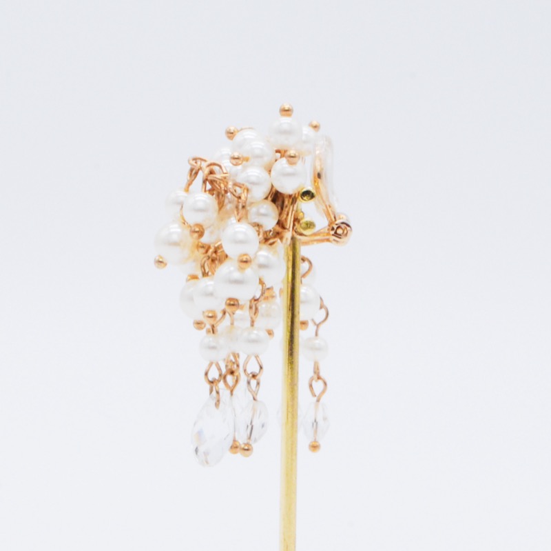 シャンデリアパールのボリュームイヤリング