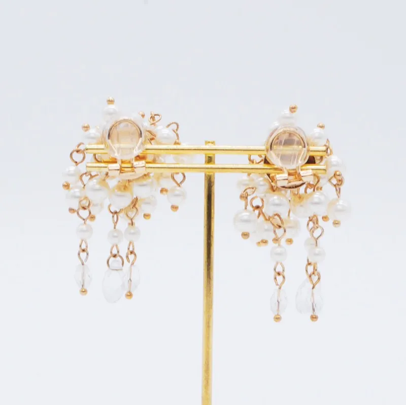 シャンデリアパールのボリュームイヤリング