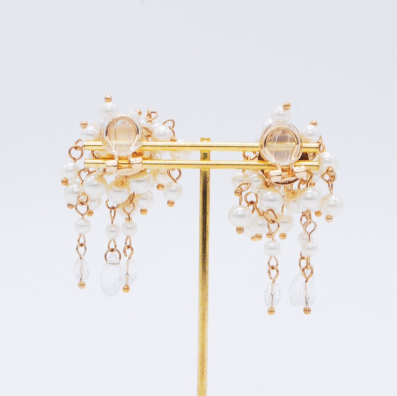 シャンデリアパールのボリュームイヤリング