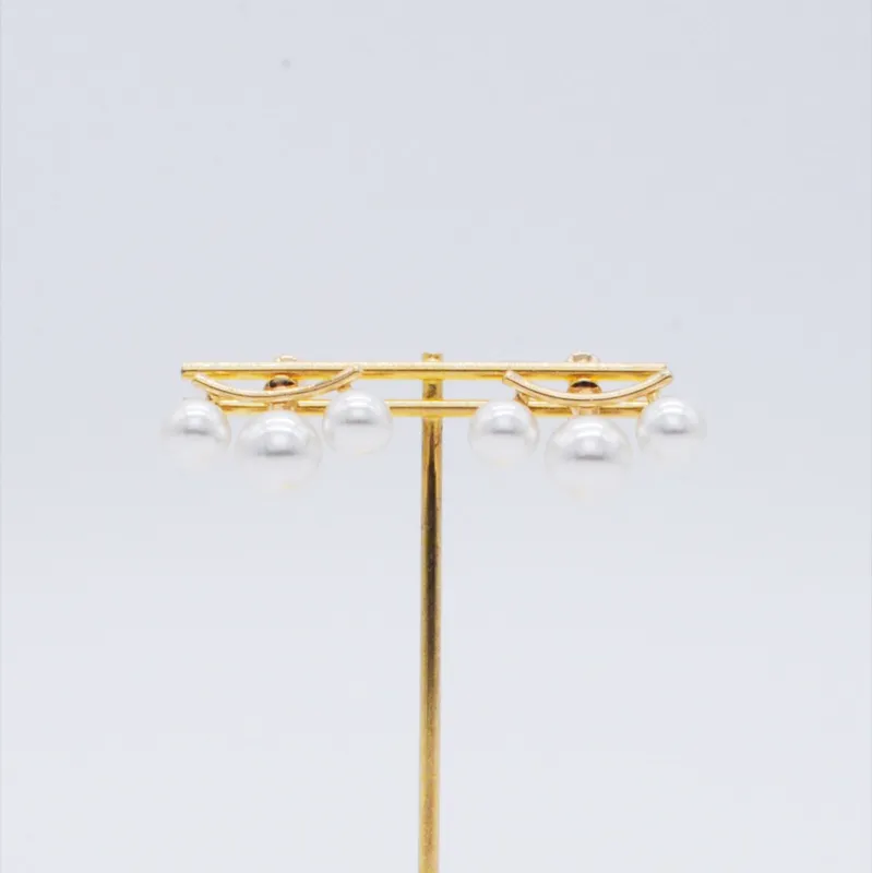 ゴールドのラインパールイヤリング