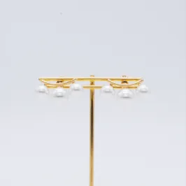 ゴールドのラインパールイヤリング