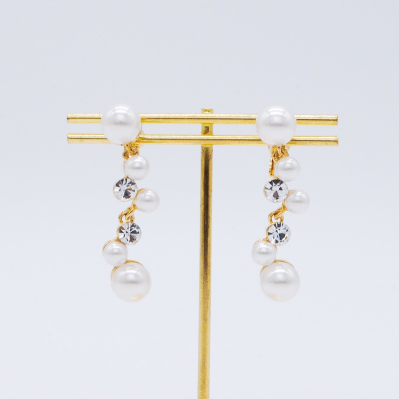 ランダムパールのロングイヤリング