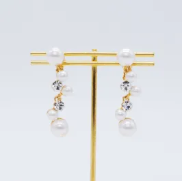 ランダムパールのロングイヤリング