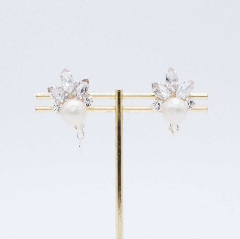 コットンパール×ビジューのイヤリング