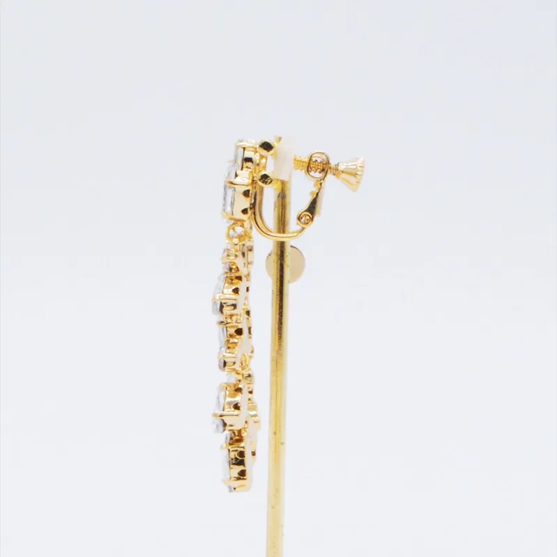 ゴールドのビジューロングイヤリング