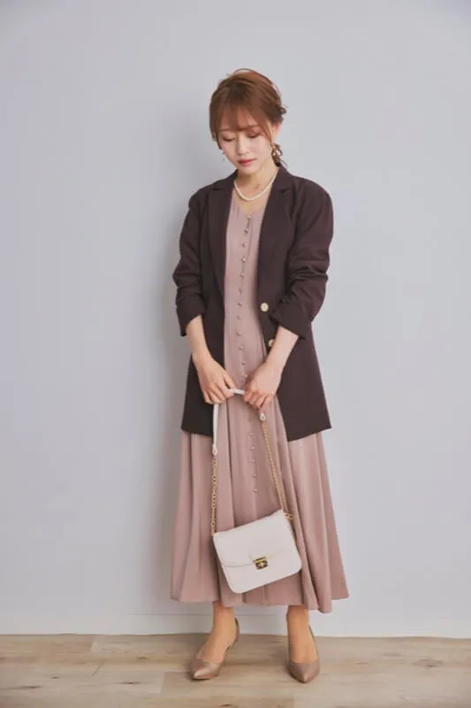 ブラウンのテーラードジャケット