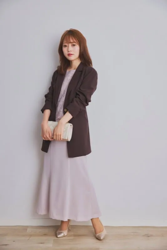 ブラウンのテーラードジャケット