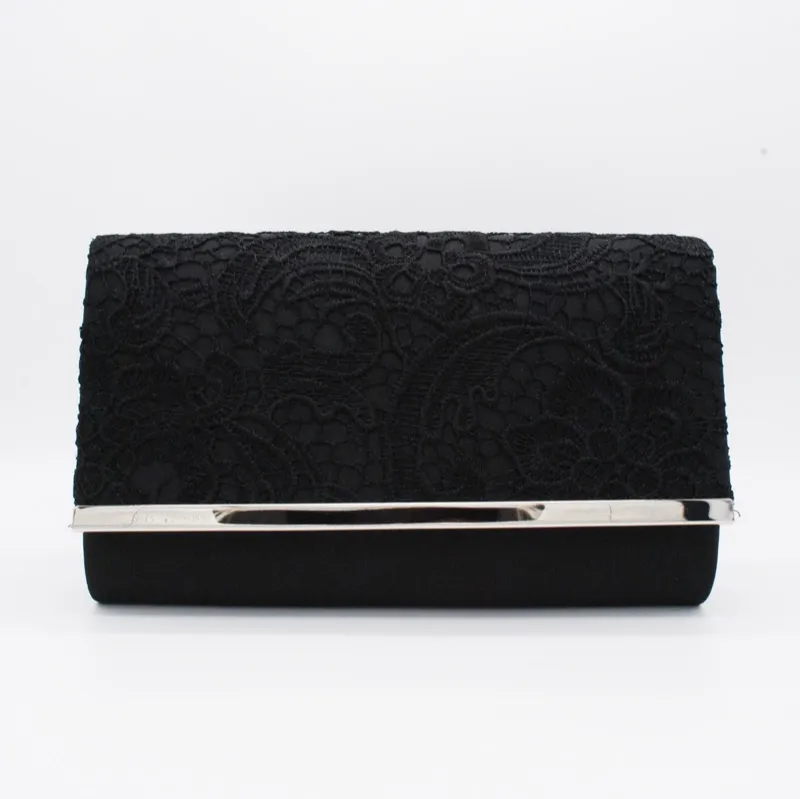 レースのブラッククラッチバッグ