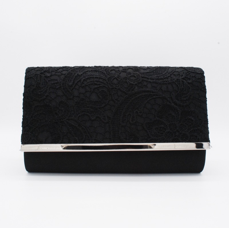 レースのブラッククラッチバッグ