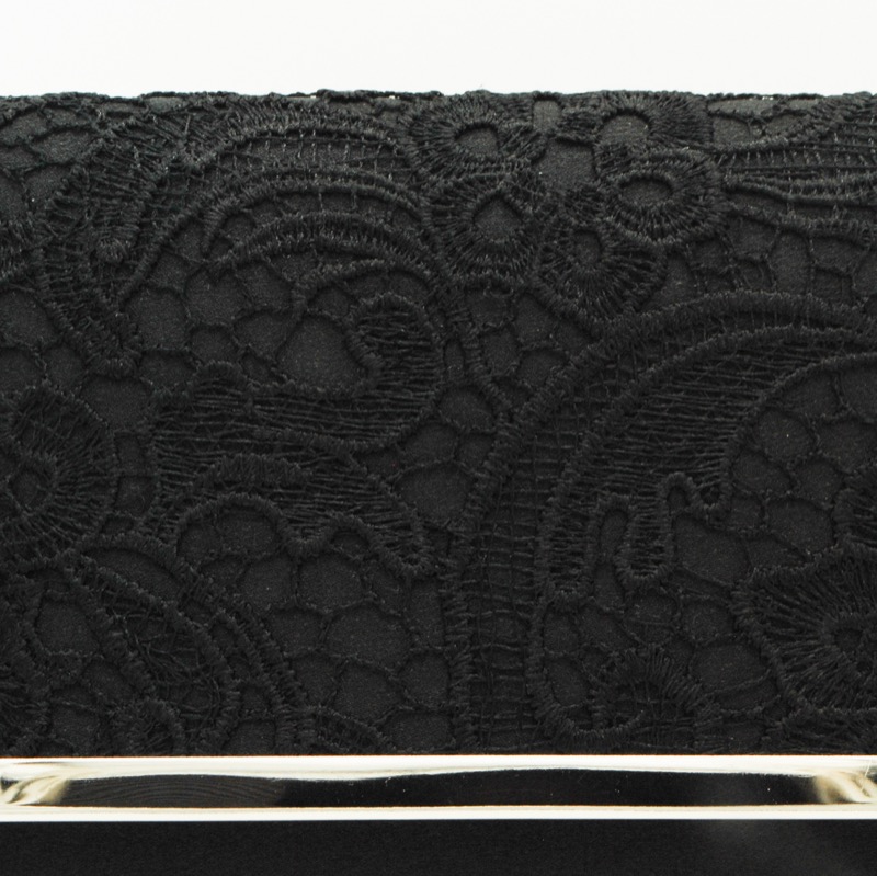 レースのブラッククラッチバッグ