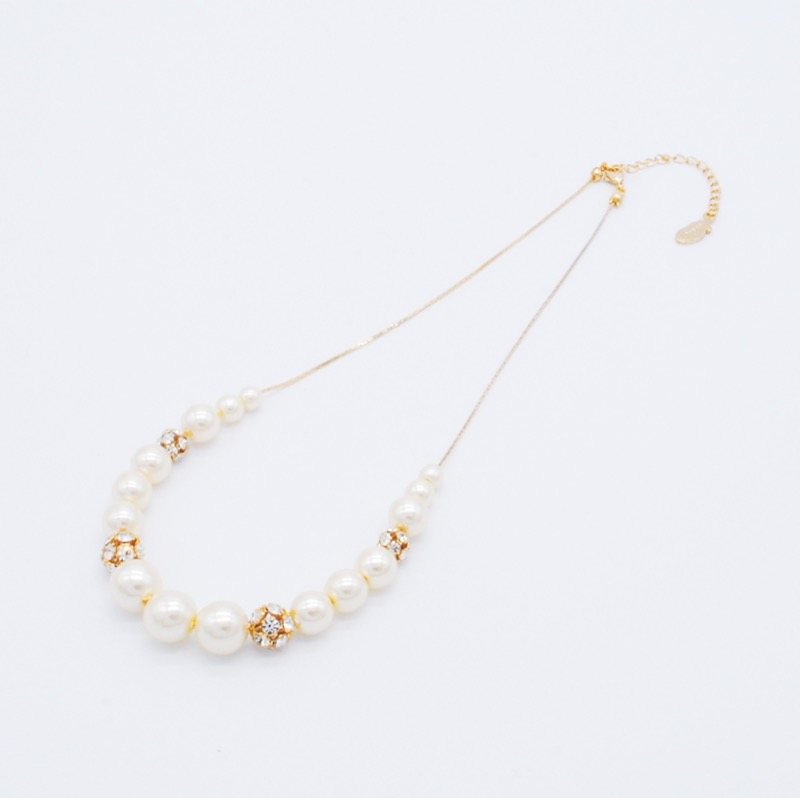 ゴールドチェーンのパール×ビジューボールネックレス