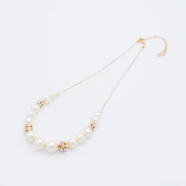 ゴールドチェーンのパール?ビジューボールネックレス