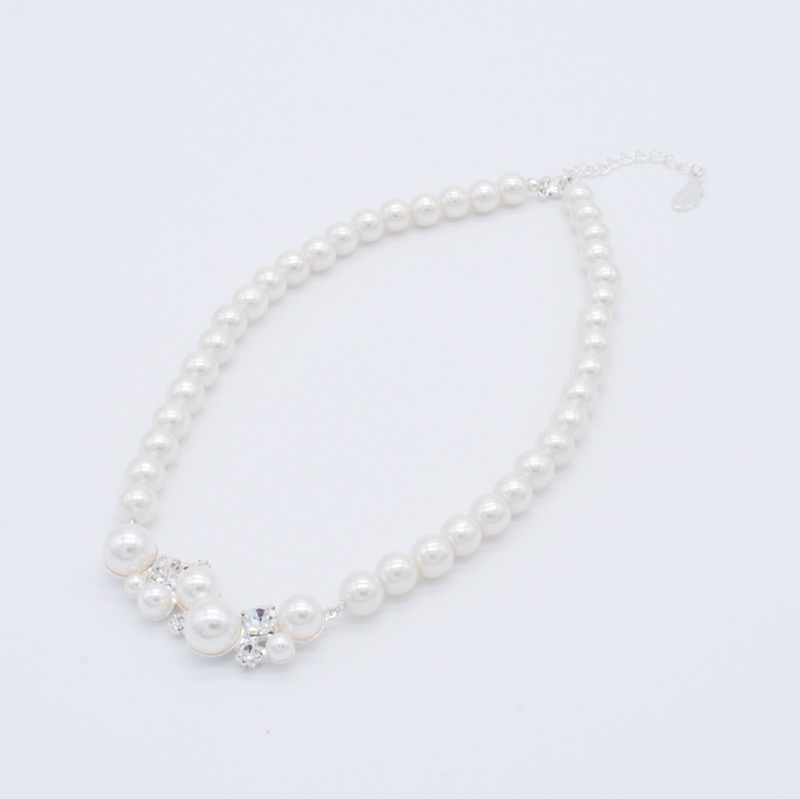 パール×ストーンのモチーフネックレス