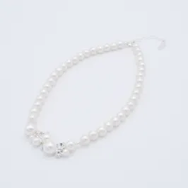 パール?ストーンのモチーフネックレス