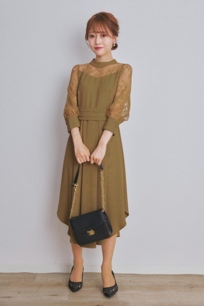 ブラックのレザーショルダーバッグ