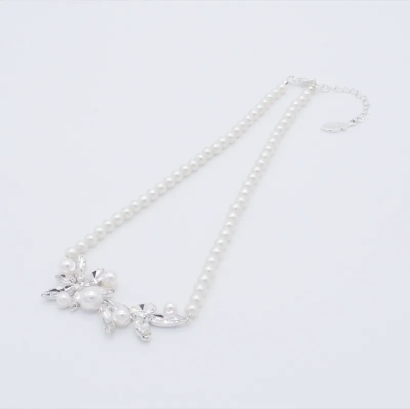 ビジューモチーフのパールネックレス(シルバー)
