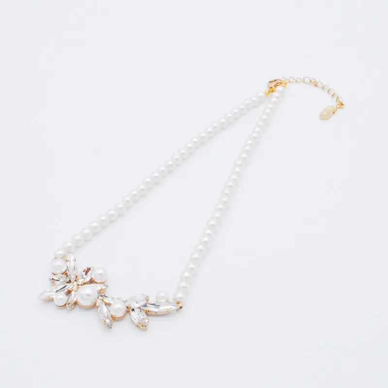 ビジューモチーフのパールネックレス(ゴールド)