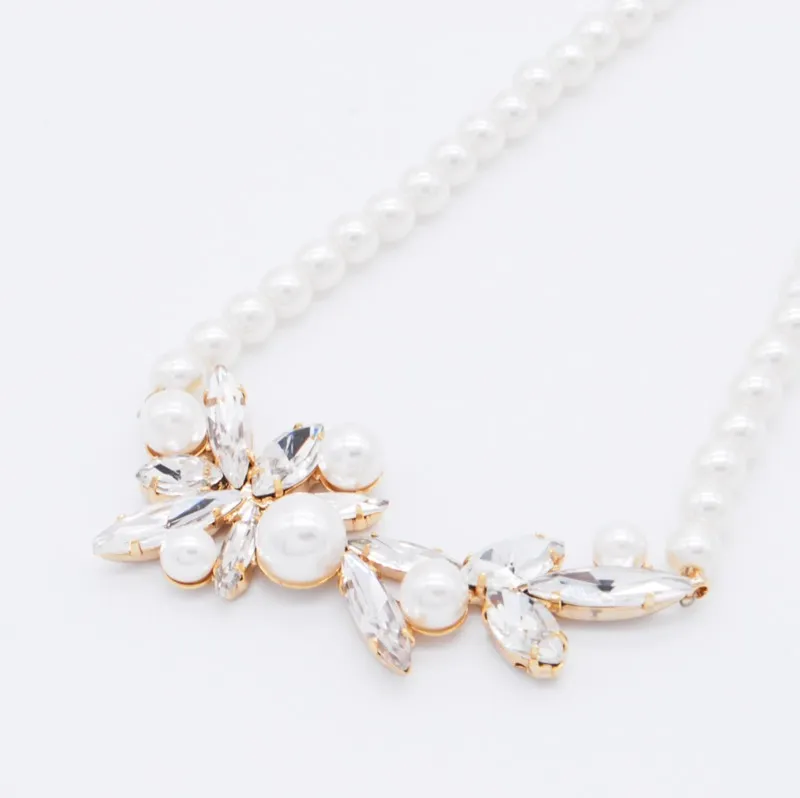 ビジューモチーフのパールネックレス(ゴールド)