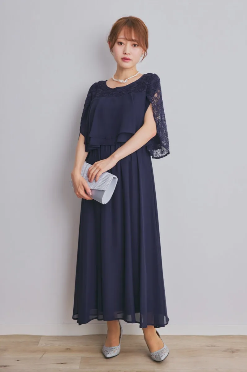 シルバーのV字プレートクラッチバッグ