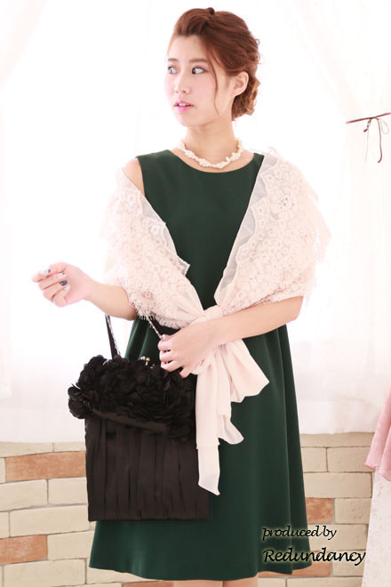 ピンクベージュのもこもこレースストール