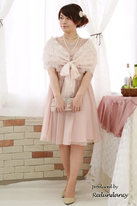 ピンクベージュのもこもこレースストール