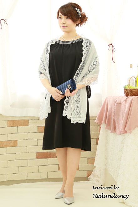 シルバーのラメと刺繍レースのストール