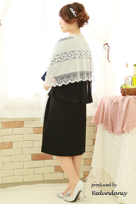 シルバーのラメと刺繍レースのストール