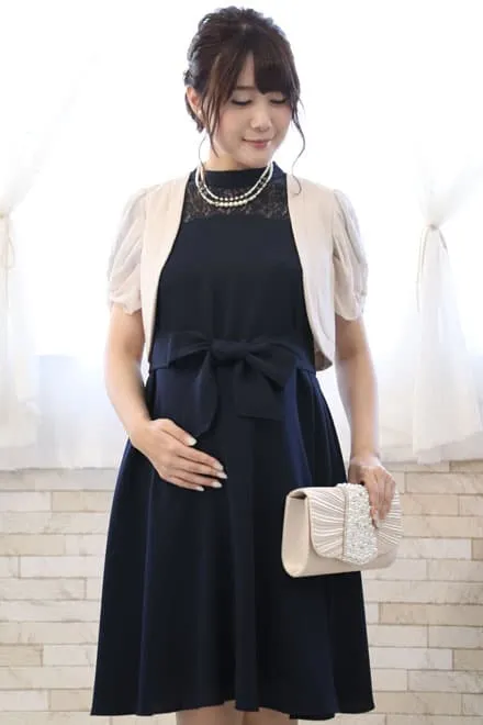 ネイビーのデコルテレースウエストリボンドレス