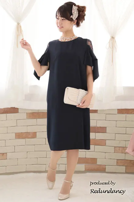 ブラックのリボン風スリーブドレス