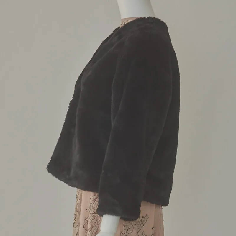 ブラックのファージャケット