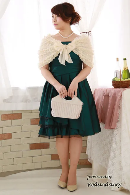 ライトベージュのスパンコール付フリルストール