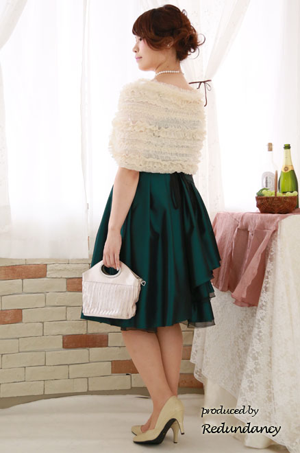 ライトベージュのスパンコール付フリルストール