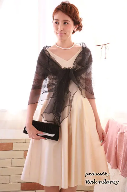 ホワイトパールとストーンのネックレス