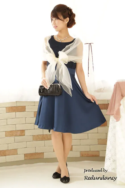 ブラックの花モチーフ付バッグ