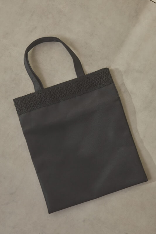 ブラックのフォーマルサブバッグ