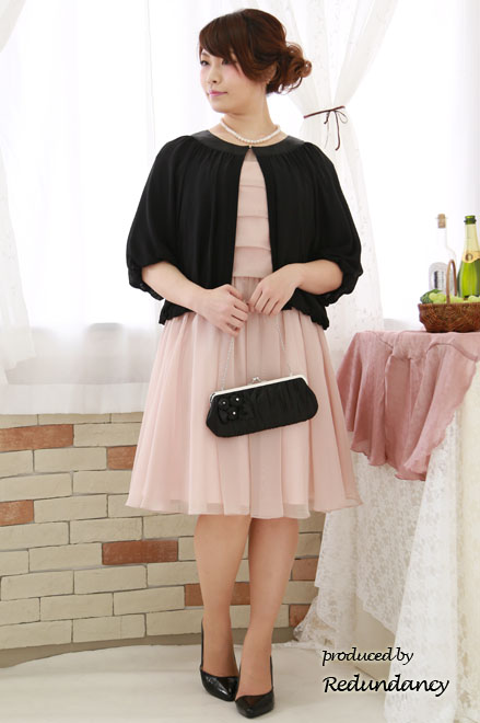 ブラックのポンチョ風ボレロ