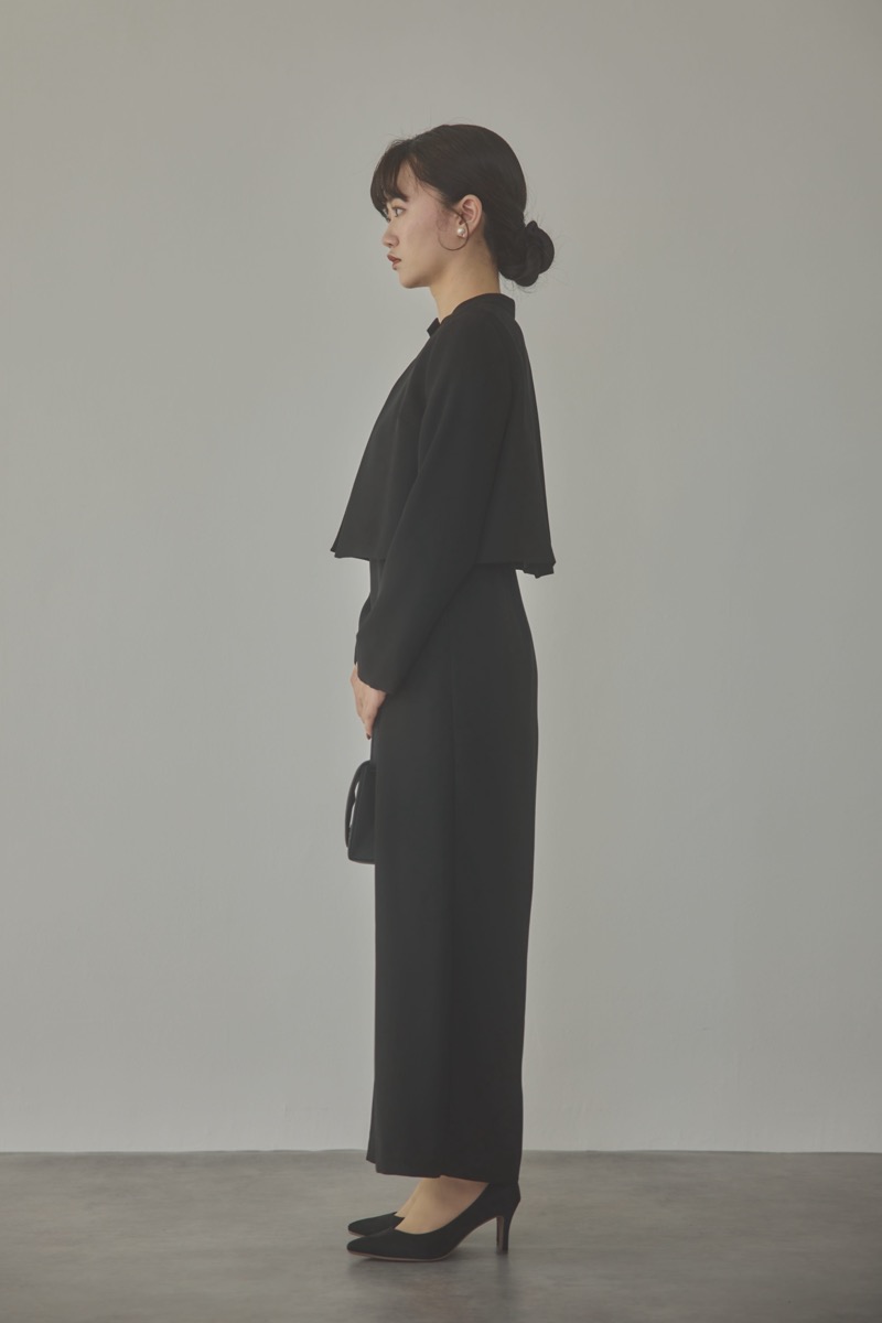 ブラックのハートネックカットオールインワンセレモニースーツセット