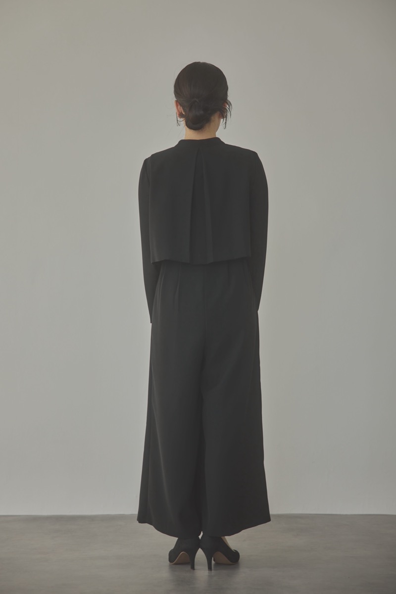 ブラックのハートネックカットオールインワンセレモニースーツセット