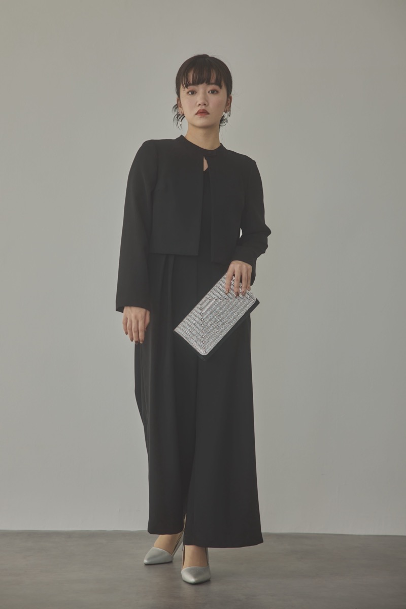 ブラックのハートネックカットオールインワンセレモニースーツセット