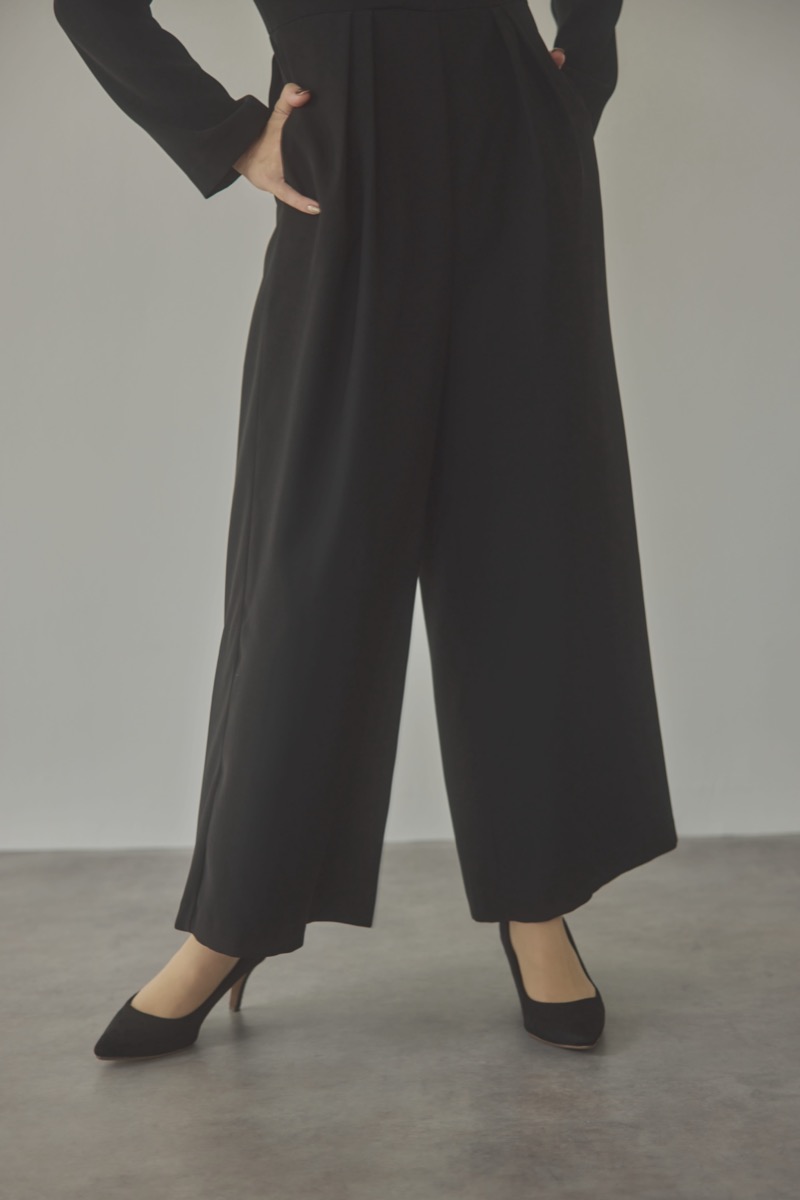 ブラックのハートネックカットオールインワンセレモニースーツセット