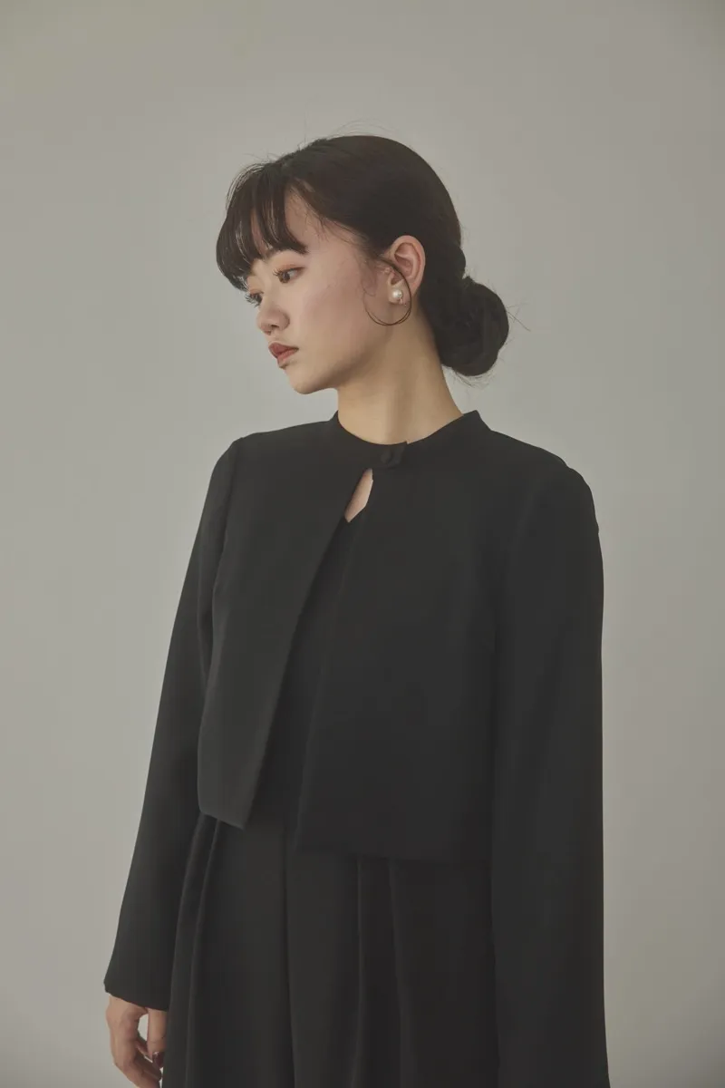 ブラックのハートネックカットオールインワンセレモニースーツセット