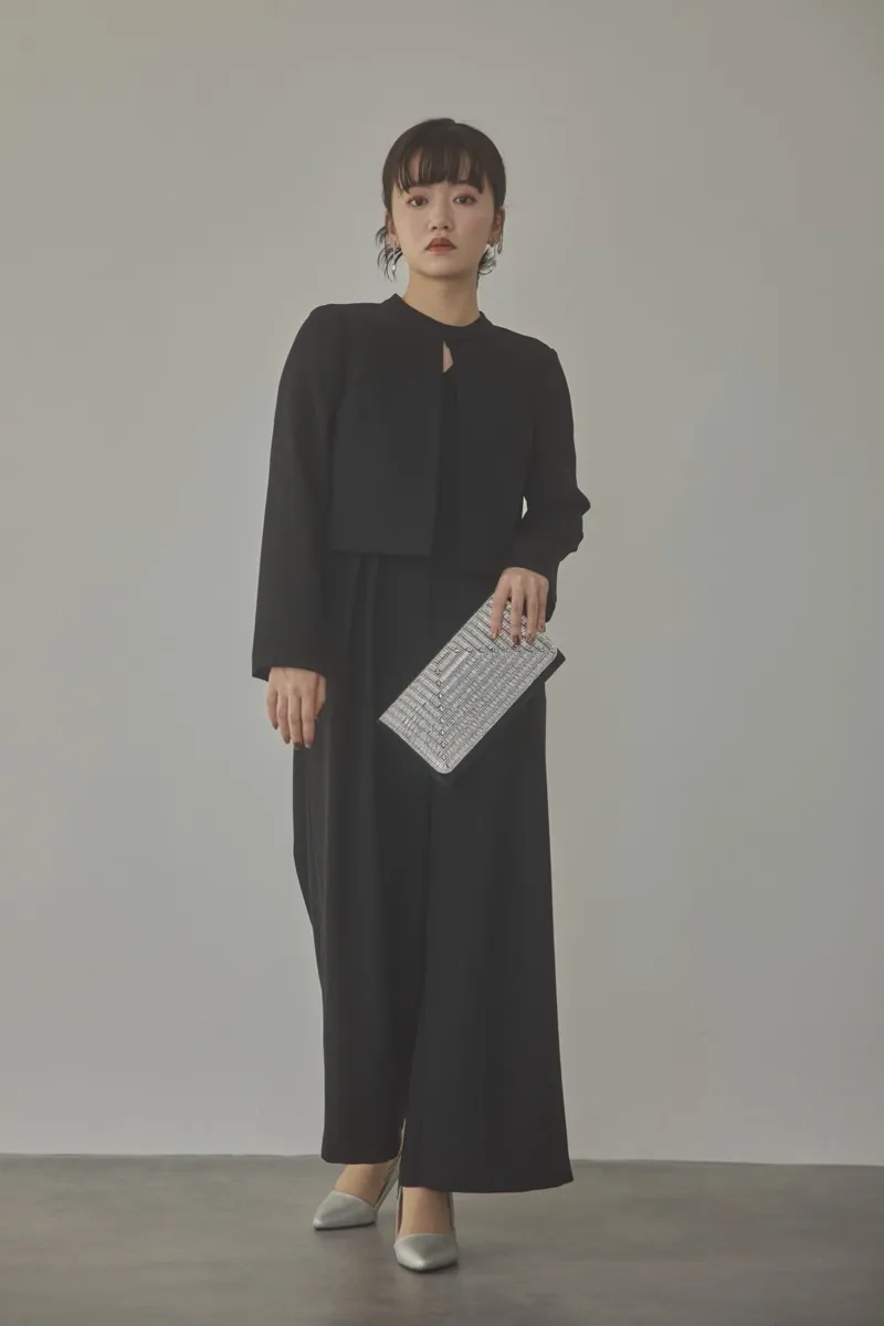 ブラックのハートネックカットオールインワンセレモニースーツセット