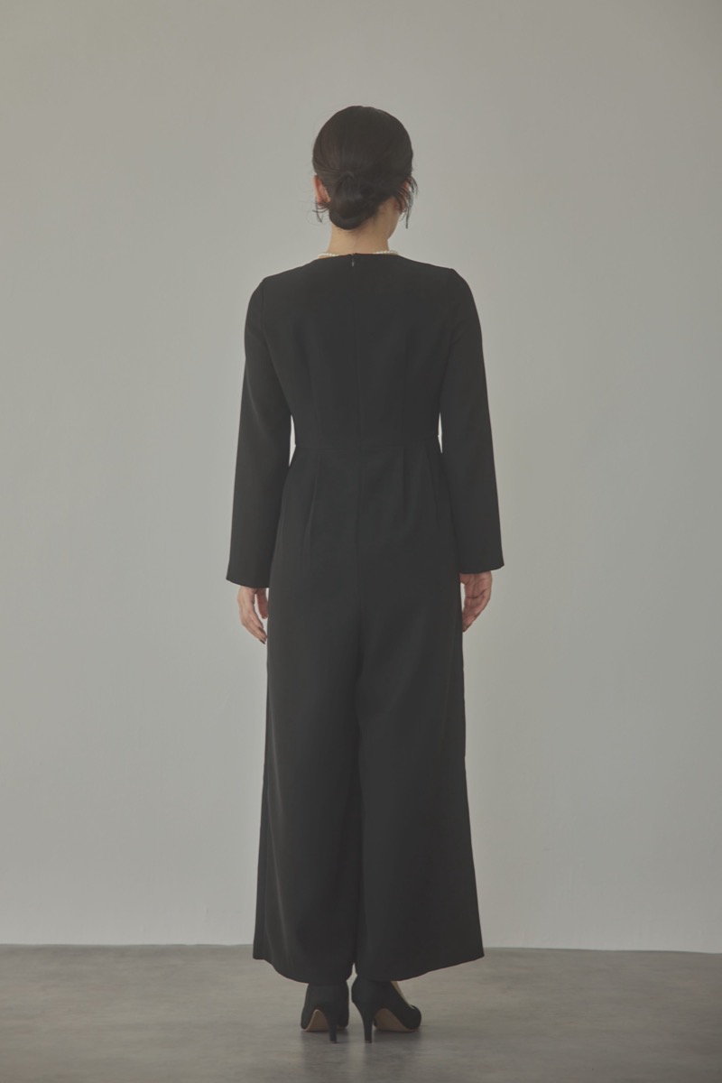 ブラックのハートネックカットオールインワンセレモニースーツセット