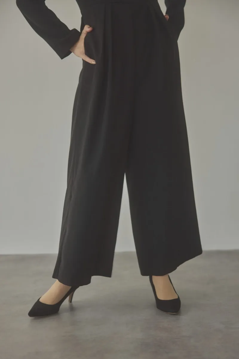 ブラックのハートネックカットオールインワンセレモニースーツセット