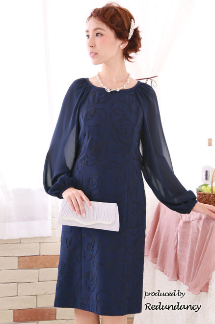 ネイビー×ブラックのフラワー刺繍スリットスリーブドレス